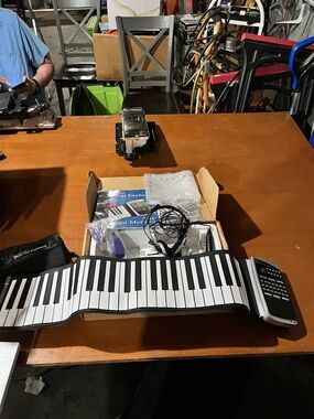 Giovanni Roll up Piano With Cords, Headphones, and Mic